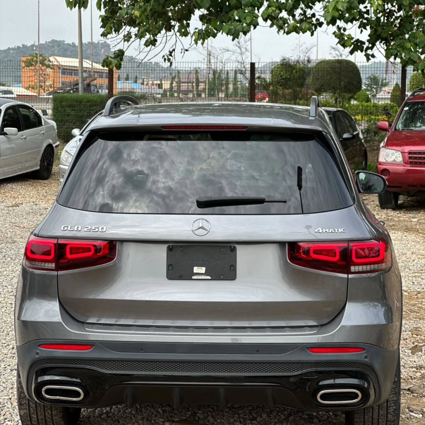 2020 Benz GLB 250 | Kendomon Motors - View 3