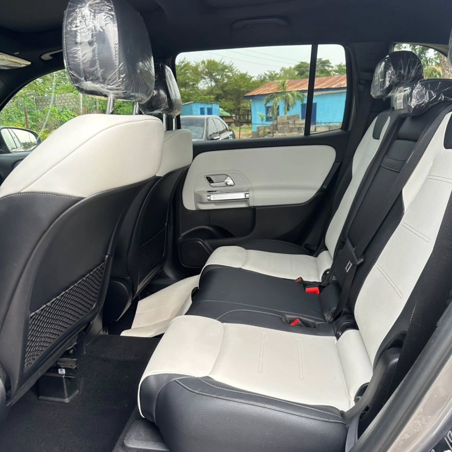 2020 Benz GLB 250 | Kendomon Motors - View 5