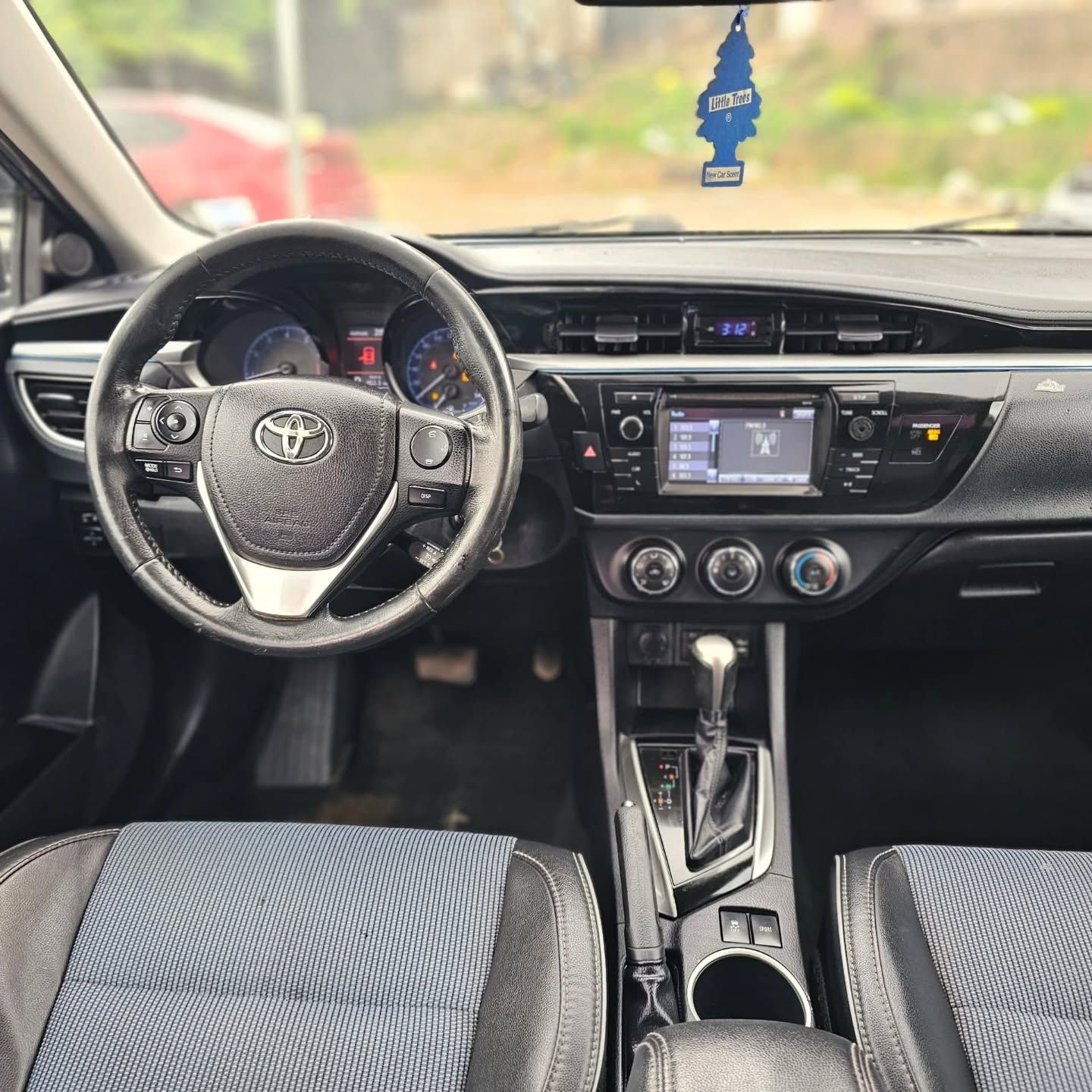 2015 Toyota Corolla | Kendomon Motors - View 3