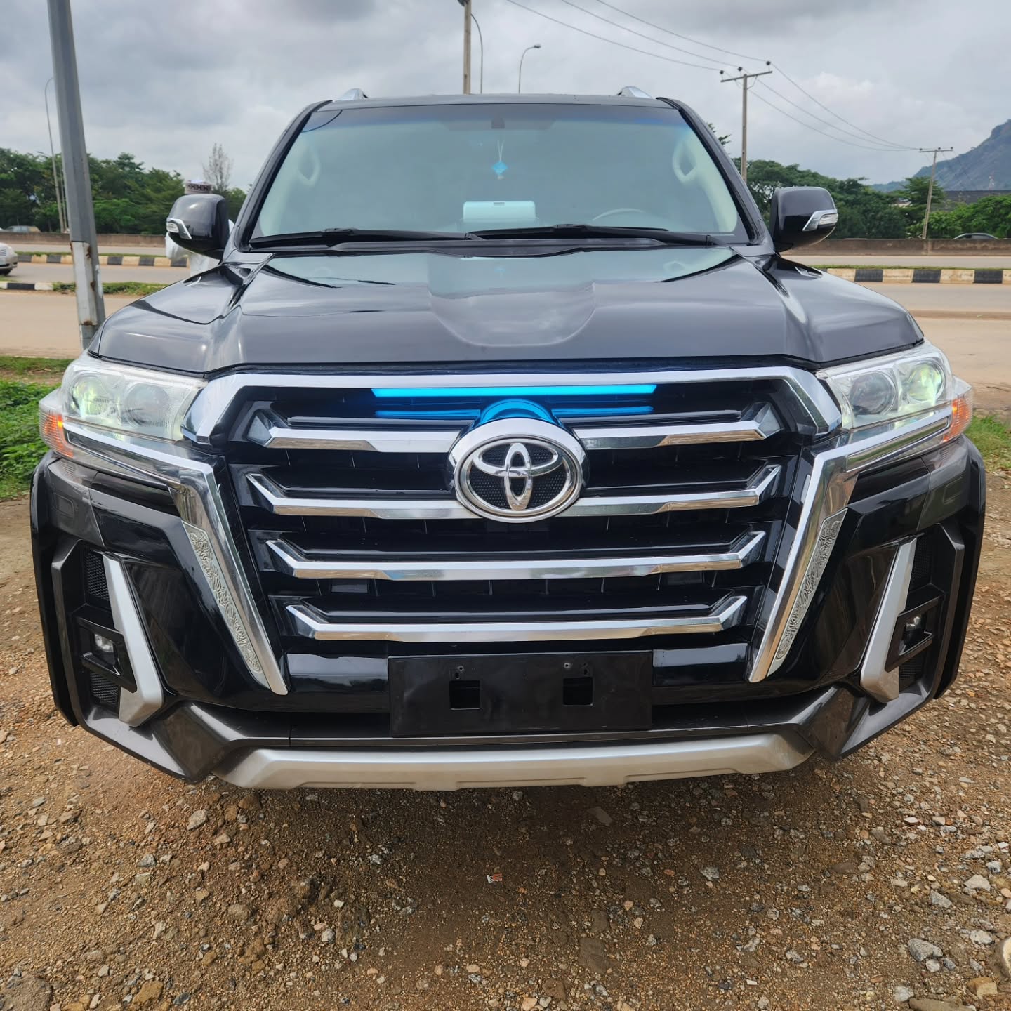 2020 Toyota Land Cruiser white SUV