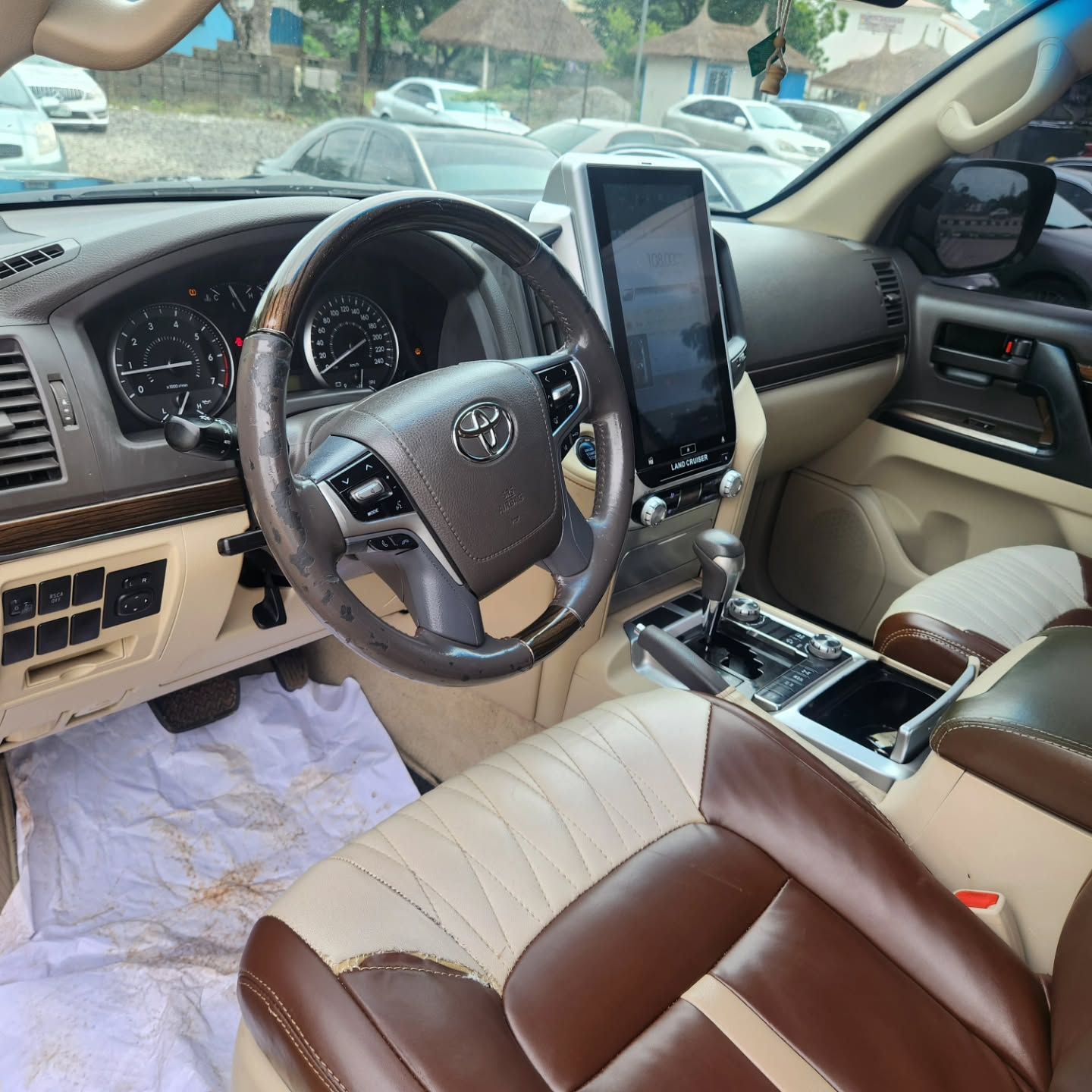 2020 Toyota Land Cruiser | Kendomon Motors - View 2