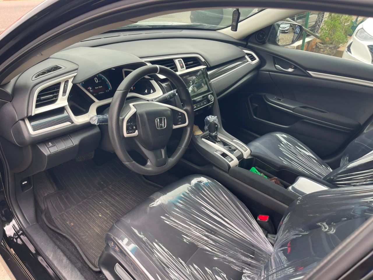2018 Honda  Civic - View 4