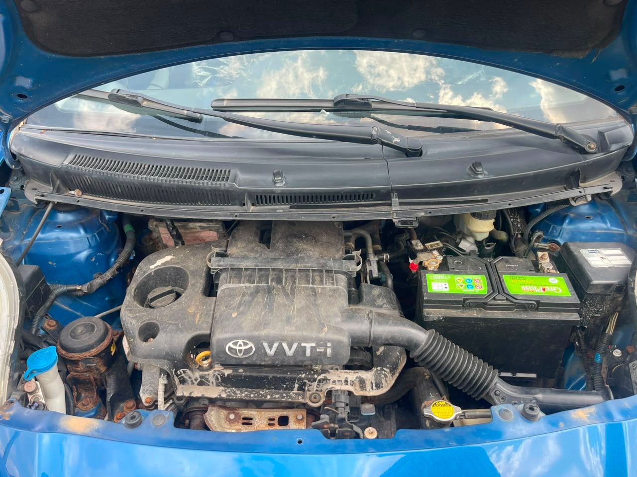 2008 Toyota Yaris - View 2