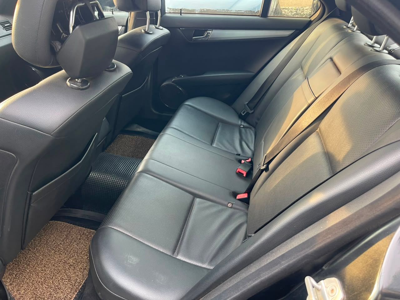 2009 Mercedes-Benz C300 - View 3
