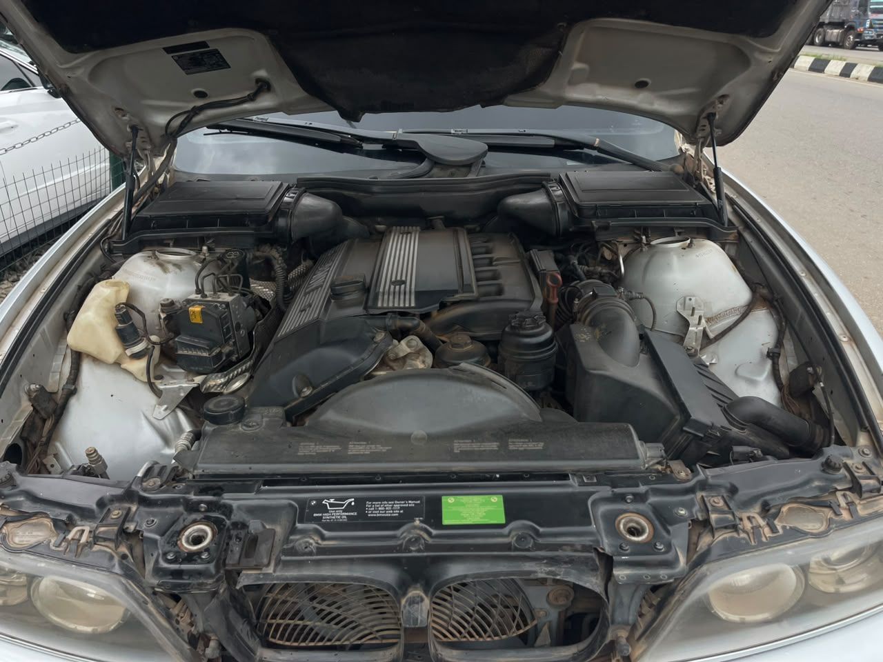 2003 BMW 530i - View 4
