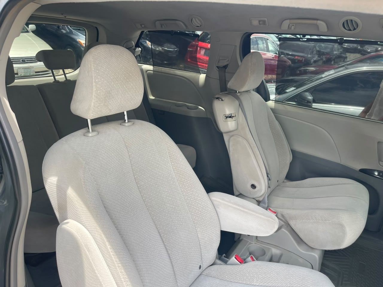 2011 Toyota  Sienna - View 3